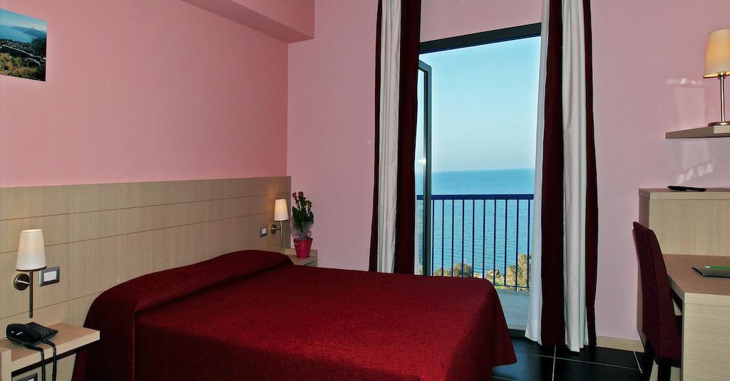 Tus'Hotel Castel di Tusa Phòng bức ảnh
